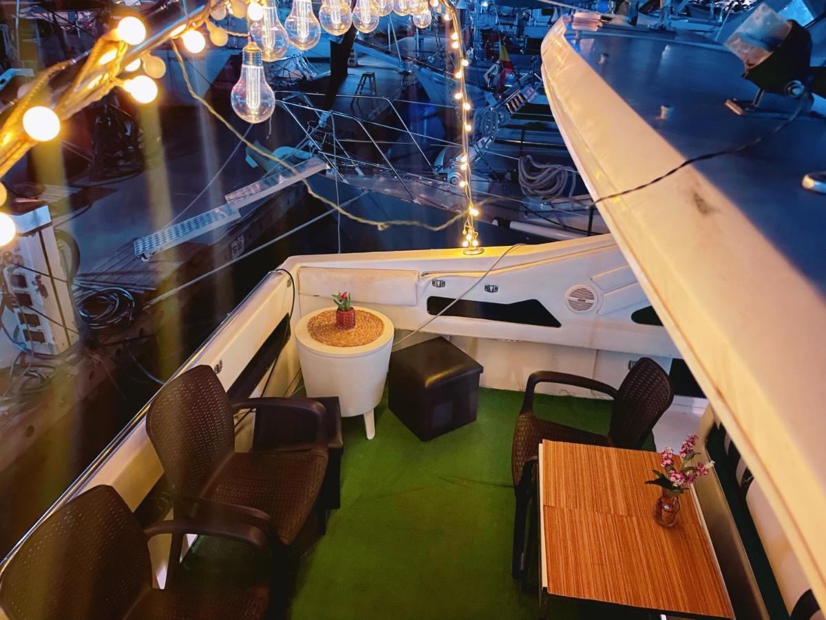Yacht Hotel Barcelona Sant Adria de Besos Exteriér fotografie