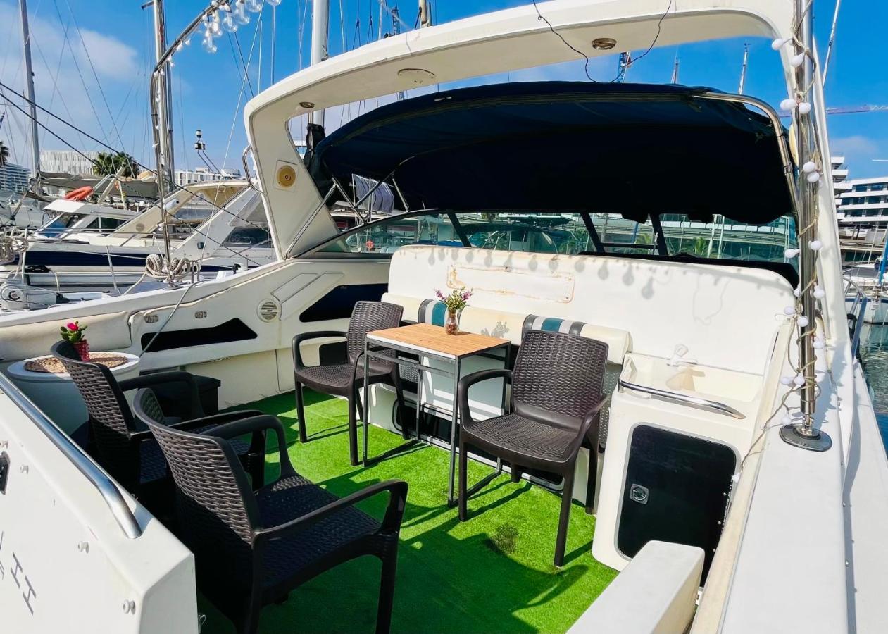 Yacht Hotel Barcelona Sant Adria de Besos Exteriér fotografie